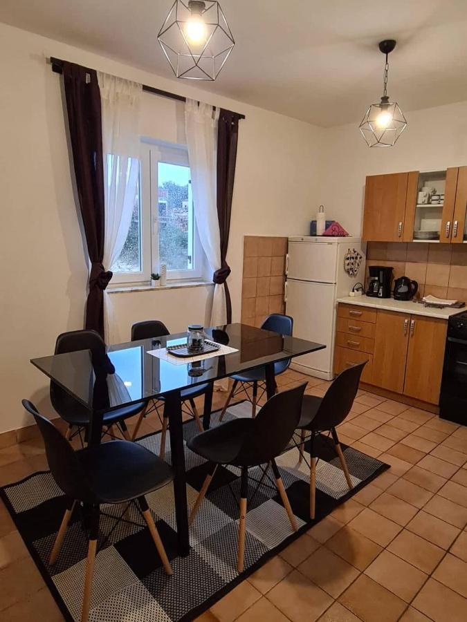 Apartments Solis, 50 M From The Sea - Jakisnica Extérieur photo
