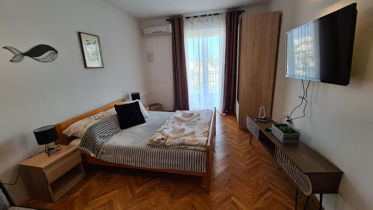 Apartments Solis, 50 M From The Sea - Jakisnica Extérieur photo